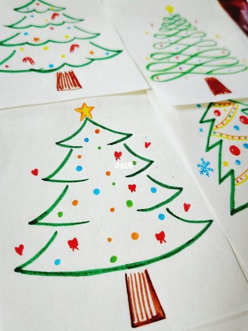 画一幅圣诞树的画 画一幅圣诞树的简笔画