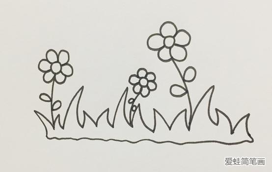 草地上的花简笔画
