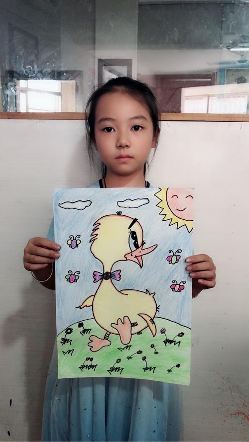 7岁女孩画画 7岁女孩画画图片